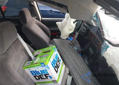 1997 Jeep Grand Cherokee Laredo/Tsi z USA, uszkodzony, nr VIN 1J4GZ58S2VC555524